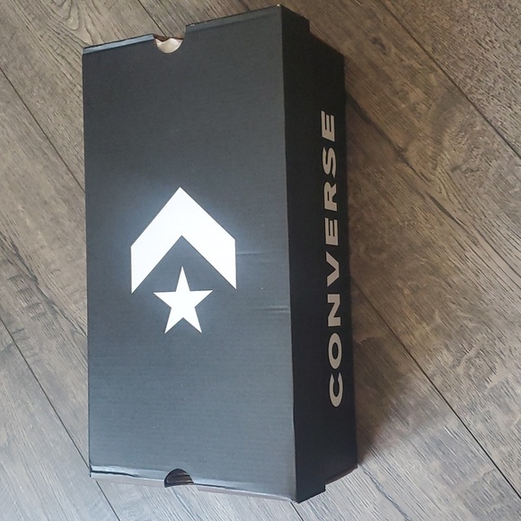 White Converse - Picture 6 of 6